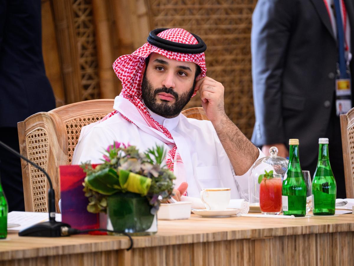 Saudi Arabia is reportedly trying to cover a $21 billion deficit by selling bonds