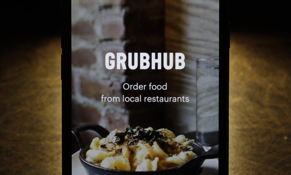 Amazon expands deal with Grubhub for food delivery