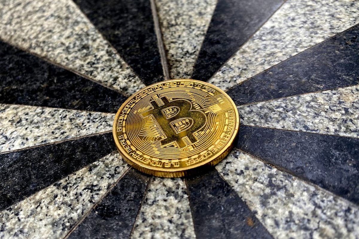 Bitcoin price rises as experts predict a new all-time high in a few days