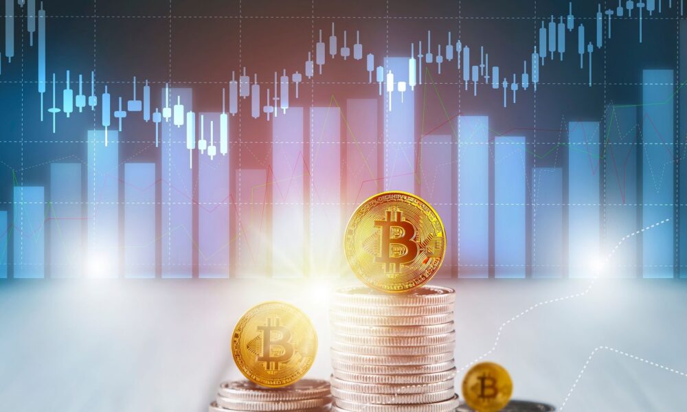 Cryptos benefit from positive political developments, downtrend in stocks intensifies