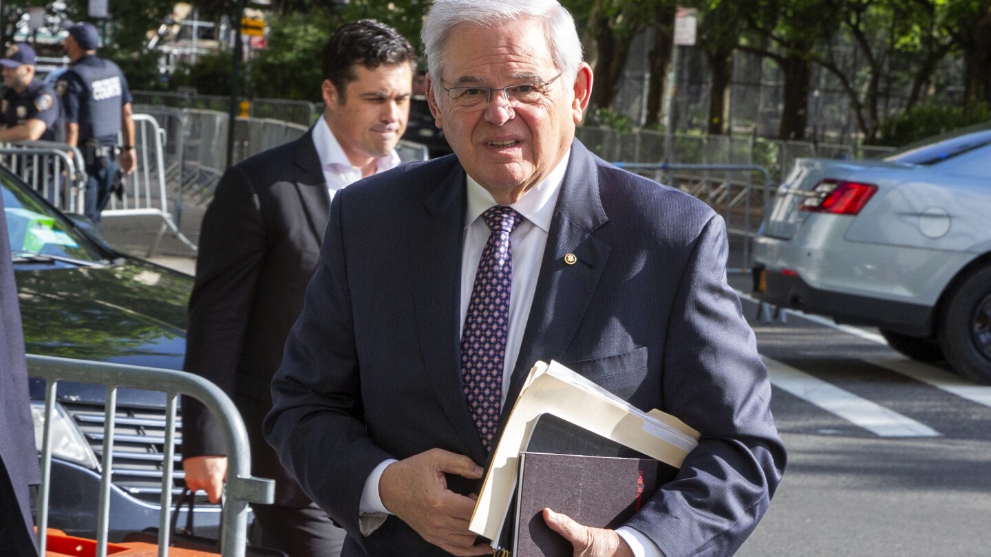 In Senator Bob Menendez's bribery trial, prosecutors highlight his wife's desperate finances