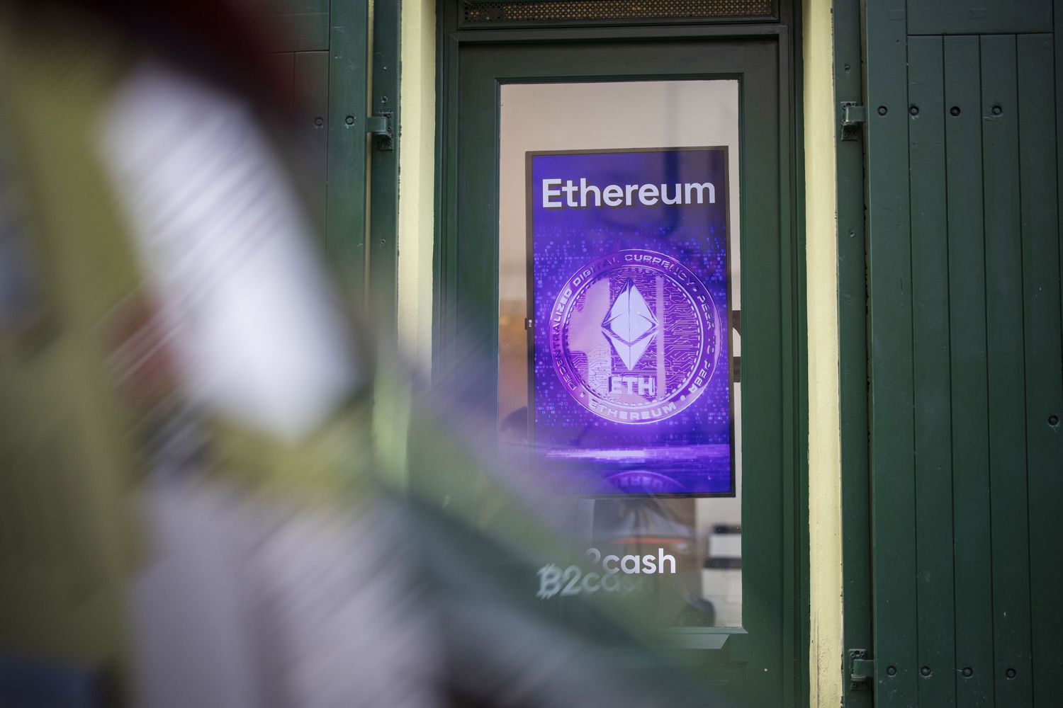 What Is Ether (ETH), the Cryptocurrency of Ethereum Apps?