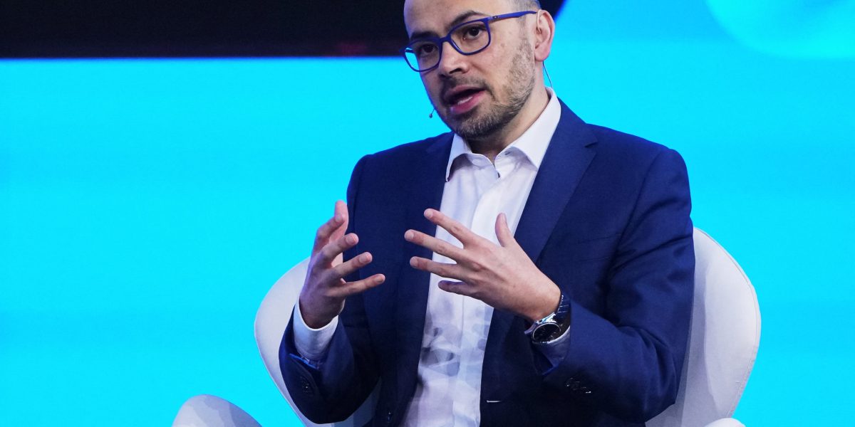 AI Goes Crypto: DeepMind Co-Founder Warns of 'Hype' and 'Scam'