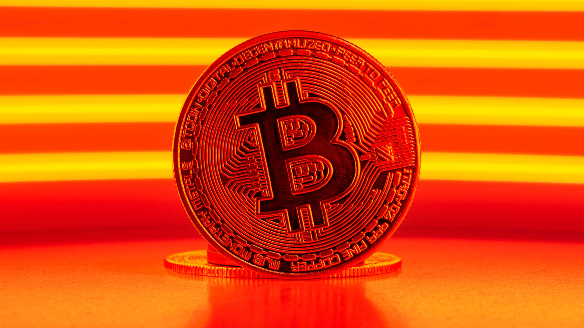 Bitcoin Investors Eye Sideways Trading in June as Attention Turns to Washington