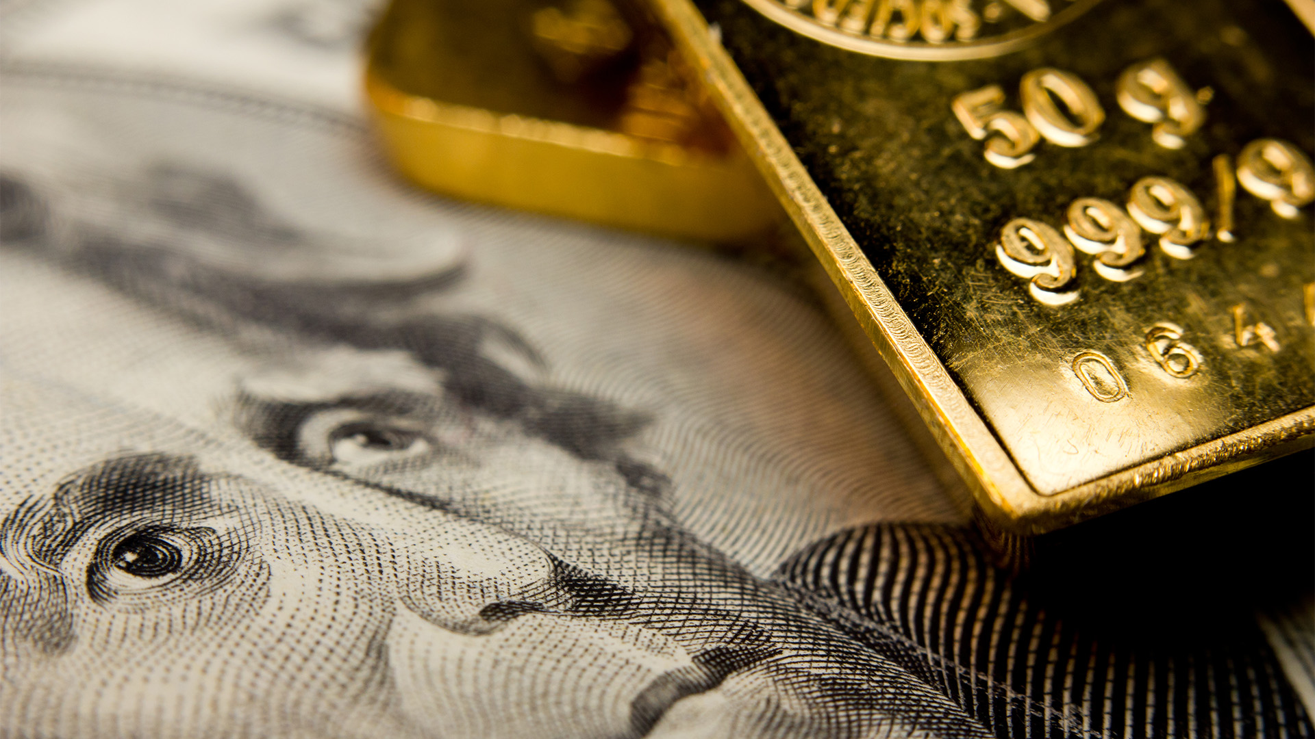 Gold records fourth consecutive monthly gain