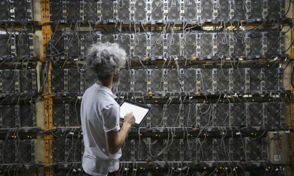 Bitcoin miner Cipher considers sale amid buyback demand