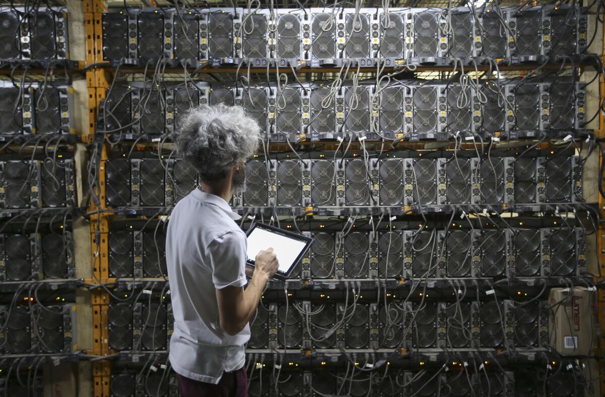 Bitcoin miner Cipher considers sale amid buyback demand