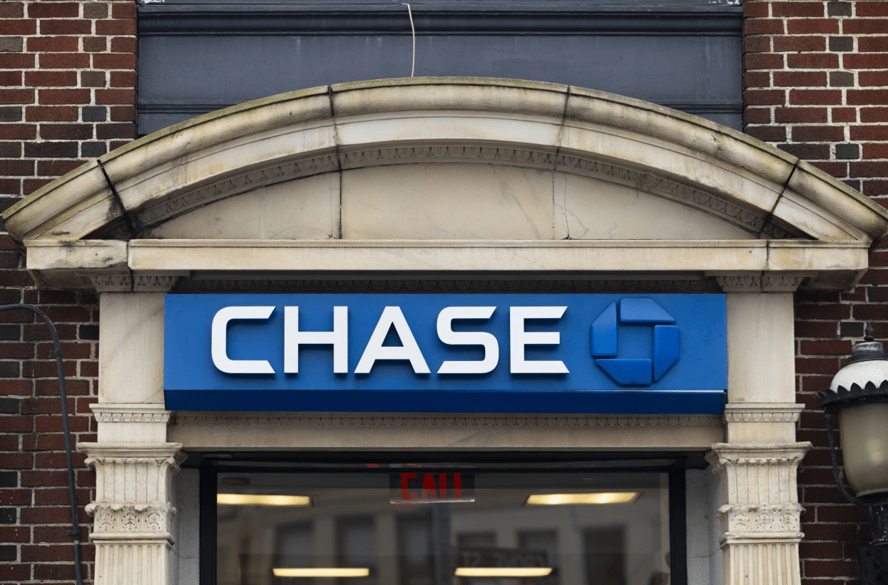 Chase Auto originations down 10%