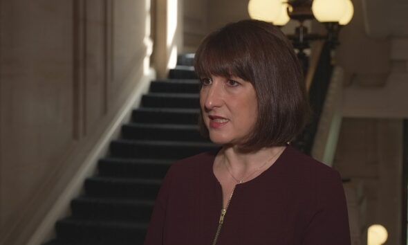 Rachel Reeves accuses Jeremy Hunt of lying about UK finances