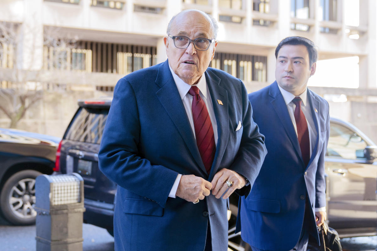 Rudy Giuliani agrees to settle his bankruptcy case and pay $400,000 to creditors' financial adviser