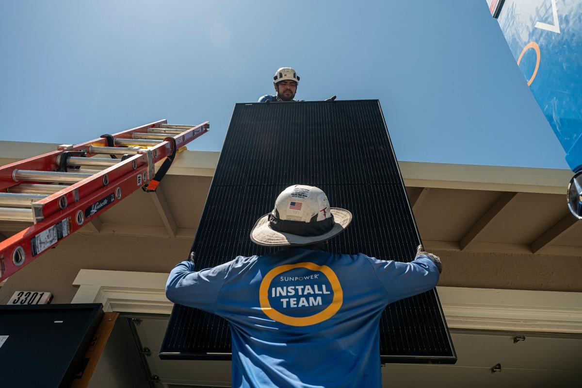 SunPower Falls After Halt to Solar Installations and Shipments