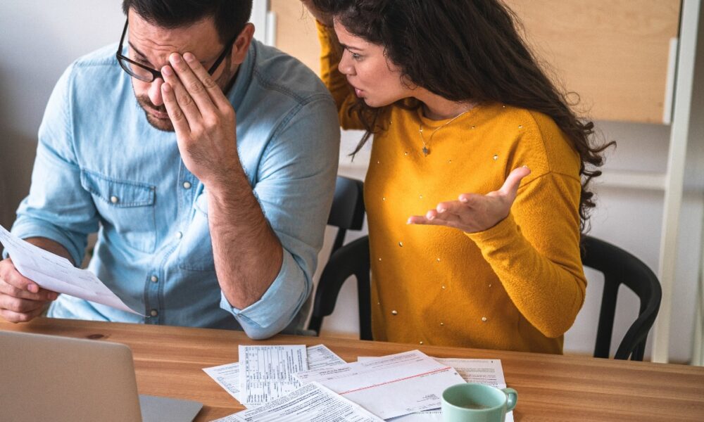 When bills become a problem, couples stop communicating.