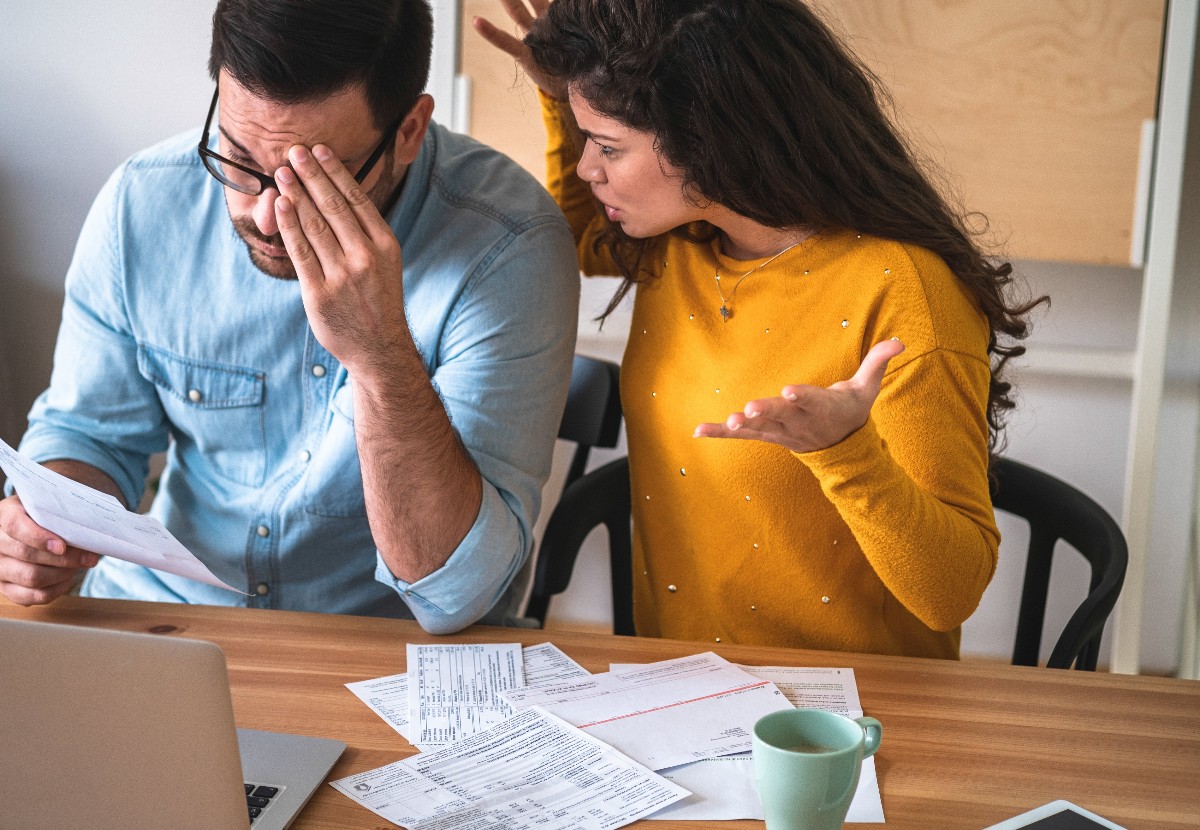 When bills become a problem, couples stop communicating.