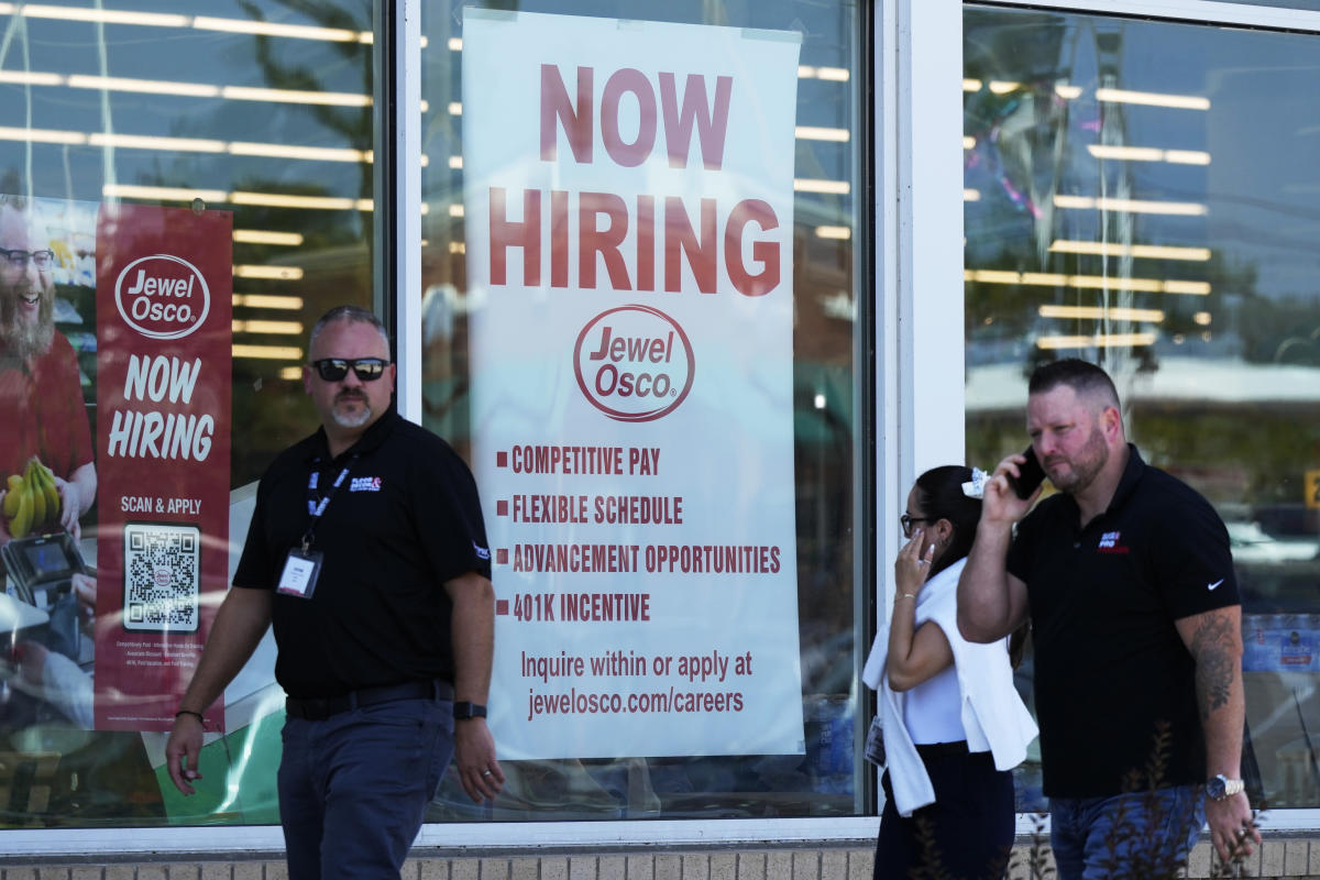 Number of Americans filing for unemployment benefits hits highest level in a year